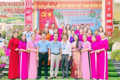 Sở văn hóa, thể thao và du lịch thư viên tổng hợp tỉnh Quảng Ngãi kết hợp cùng Trường TH Tịnh Đông tổ chức phục vụ lưu động sách ngoài thư viện